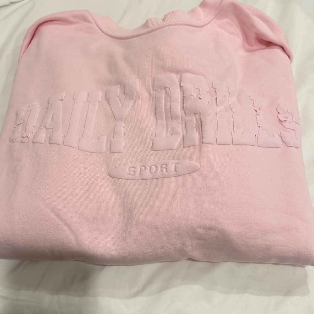 Daily Drills XS/S monochrome patch oversized crew in Cupid
